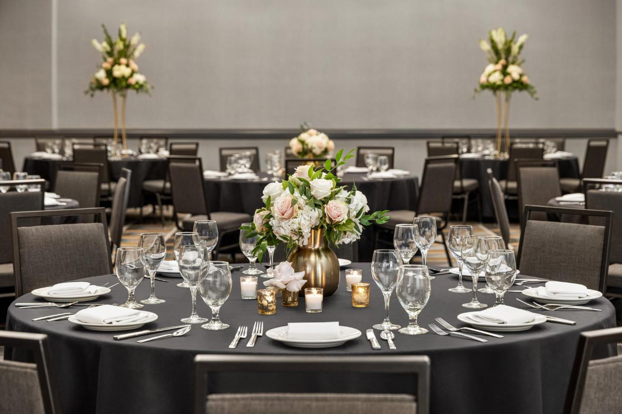 Crowne Plaza Louisville Airport Expo Ctr By Ihg Exteriör bild