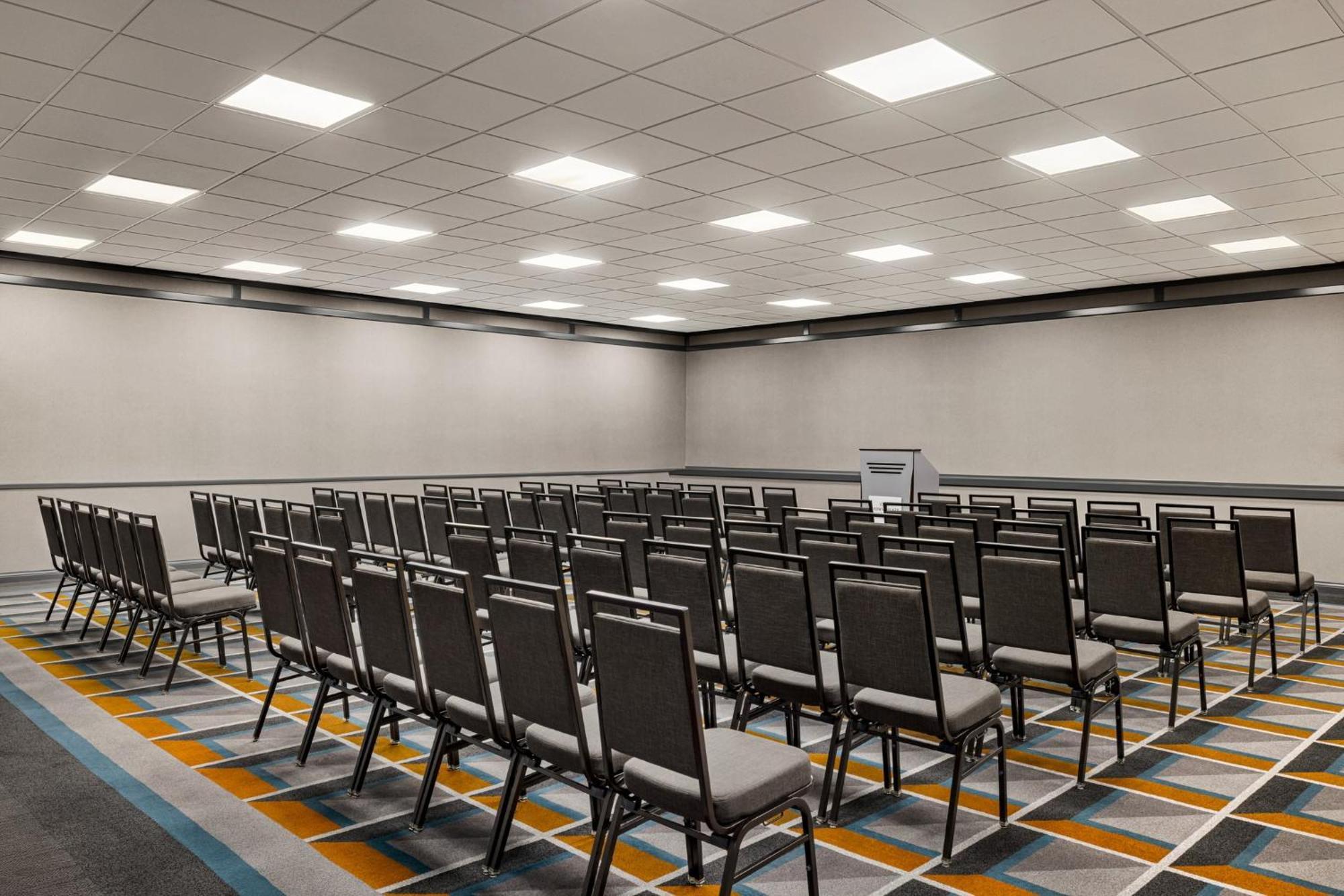 Crowne Plaza Louisville Airport Expo Ctr By Ihg Exteriör bild
