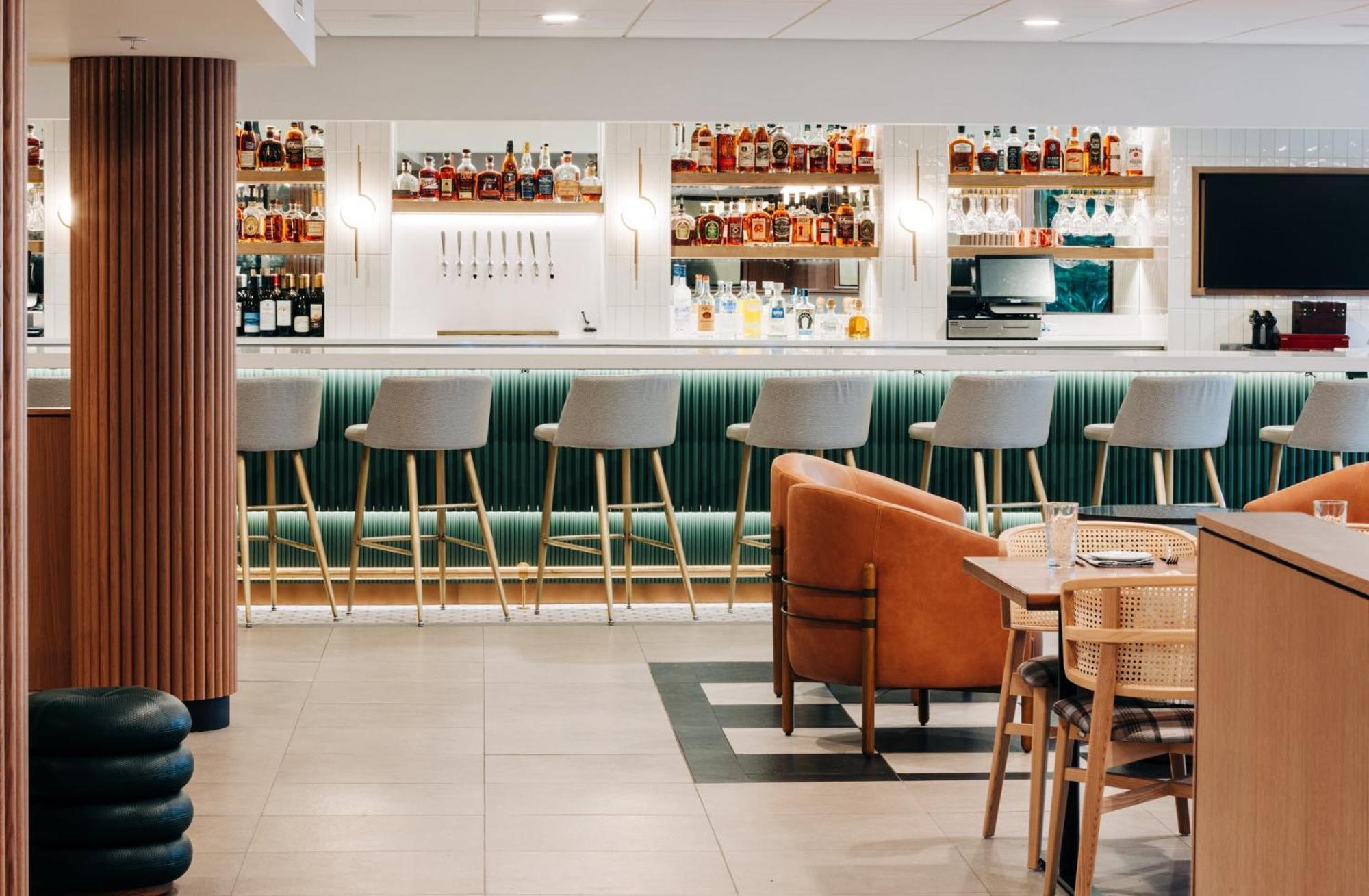 Crowne Plaza Louisville Airport Expo Ctr By Ihg Exteriör bild
