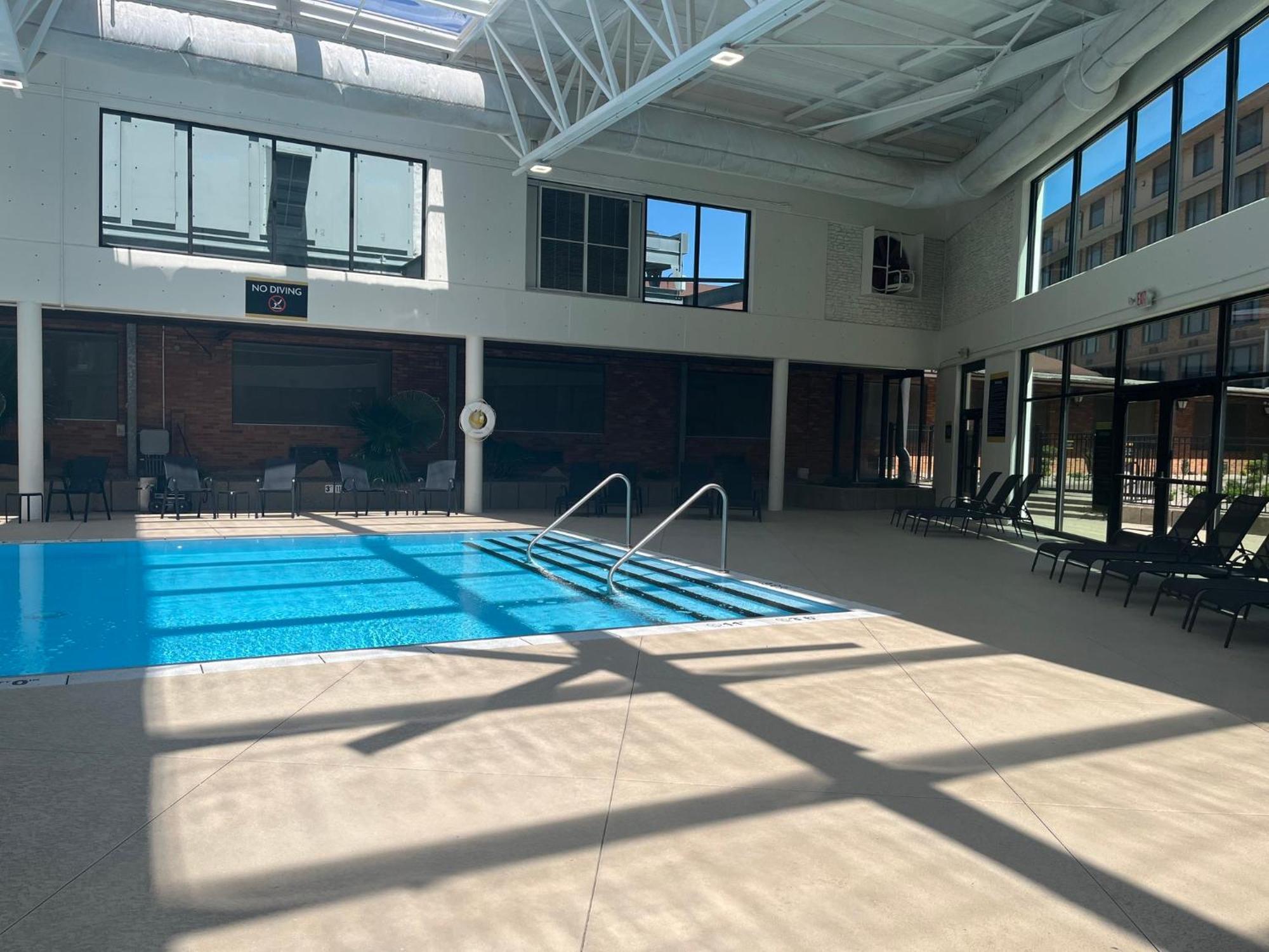 Crowne Plaza Louisville Airport Expo Ctr By Ihg Exteriör bild